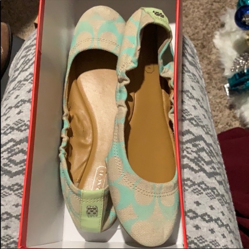 Coach flats